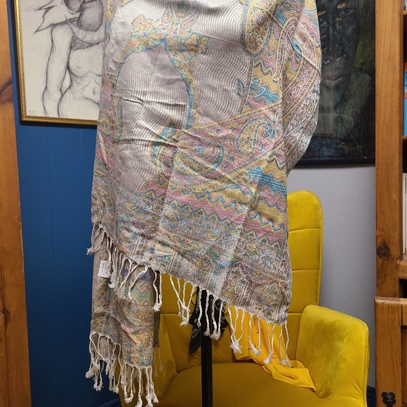 100% Cashmere Embroidered Scarf From Jerusalem - Picture 3 of 4